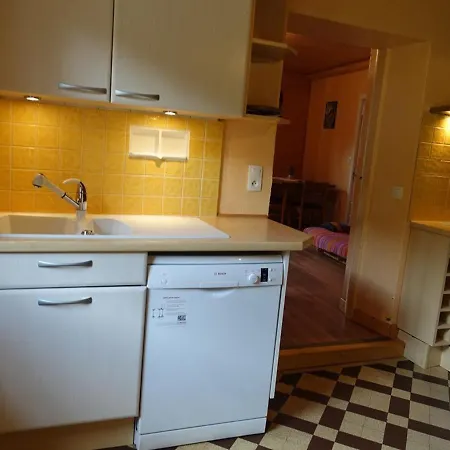 Apartment Spacieux Dans Traditionnel Avec Balcon Pour 5 Pers. A Areches-beaufort - Fr-1-342-146 *